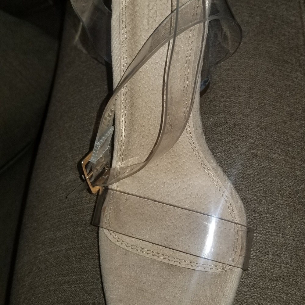 Shoes - Picture 2 of 4